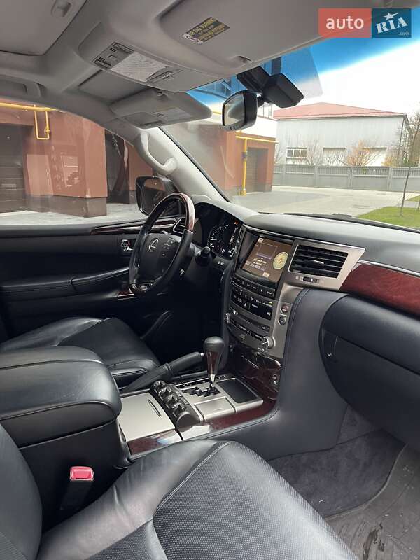 Внедорожник / Кроссовер Lexus LX 2014 в Ивано-Франковске