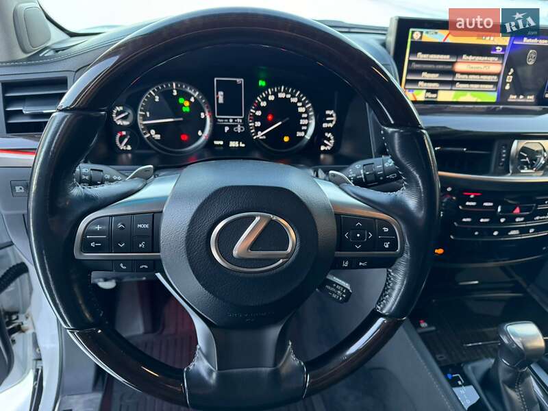Позашляховик / Кросовер Lexus LX 2016 в Житомирі