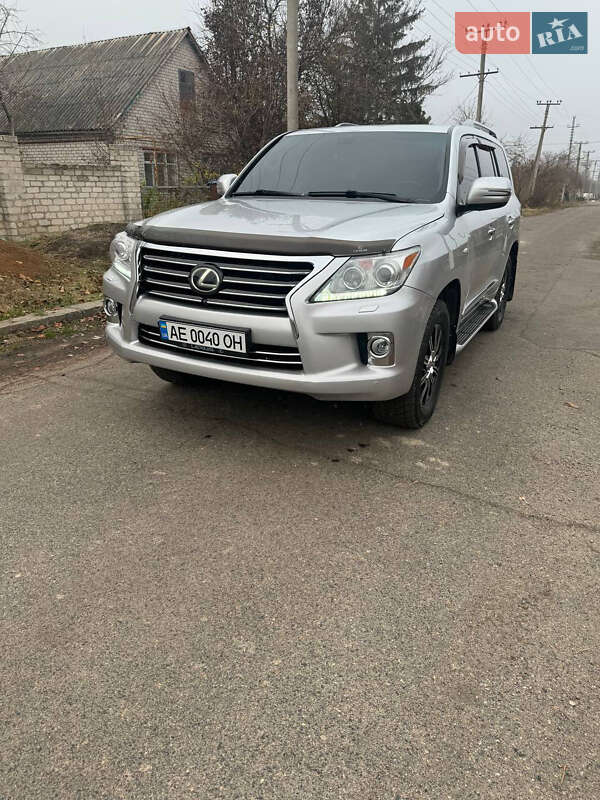 Внедорожник / Кроссовер Lexus LX 2008 в 