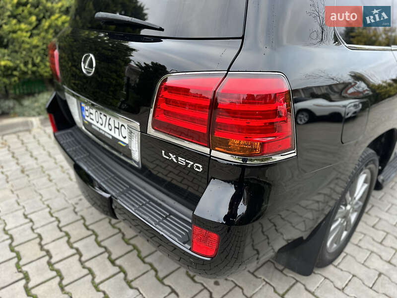 Внедорожник / Кроссовер Lexus LX 2011 в Одессе