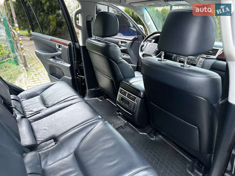 Внедорожник / Кроссовер Lexus LX 2011 в Одессе