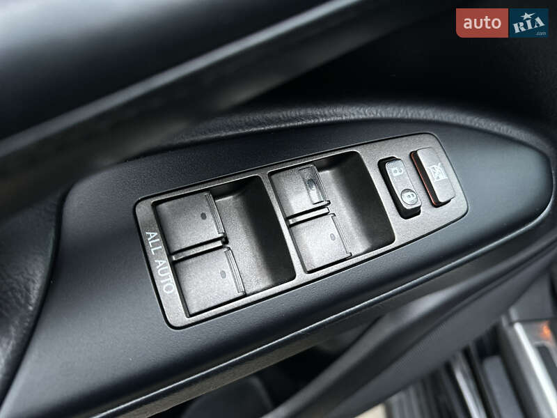 Внедорожник / Кроссовер Lexus LX 2011 в Одессе