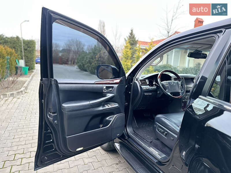 Внедорожник / Кроссовер Lexus LX 2011 в Одессе