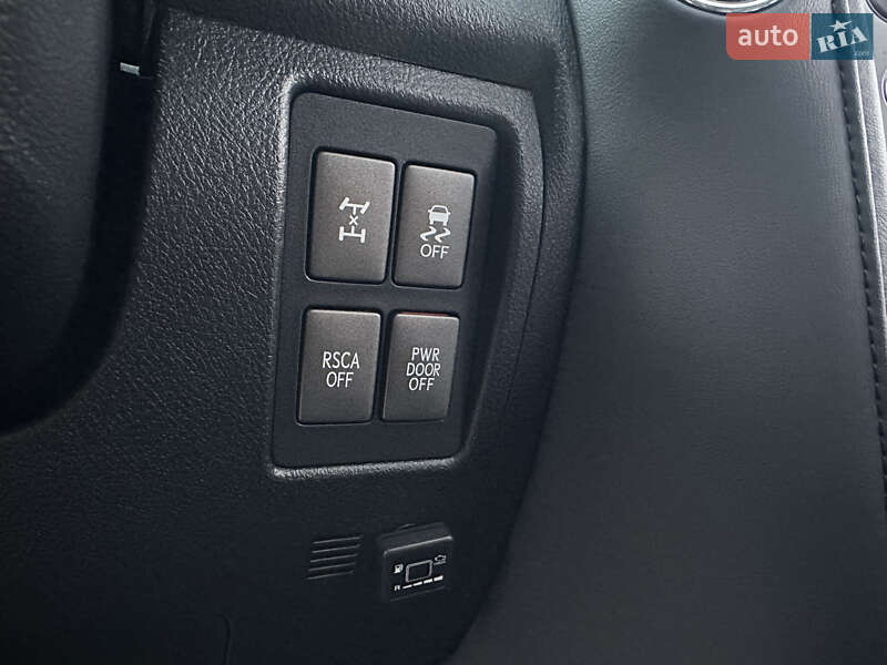 Внедорожник / Кроссовер Lexus LX 2011 в Одессе