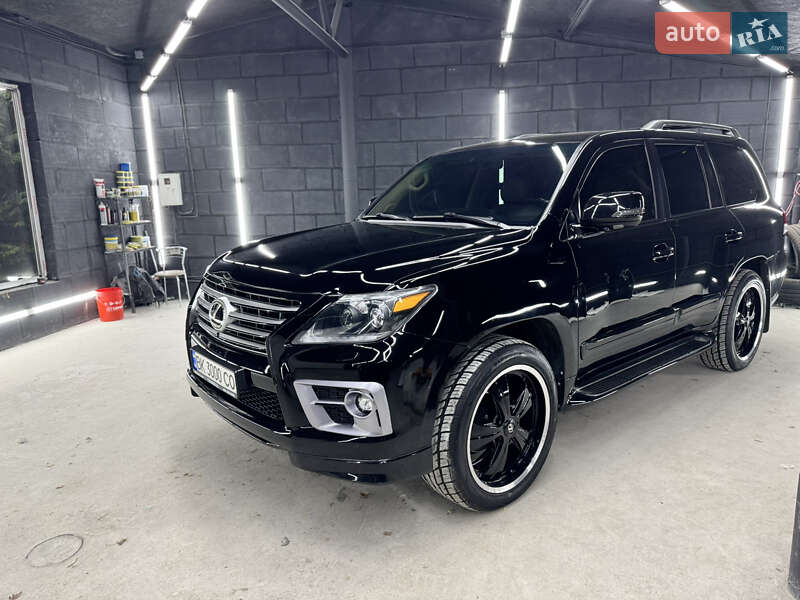 Позашляховик / Кросовер Lexus LX 2008 в Рівному