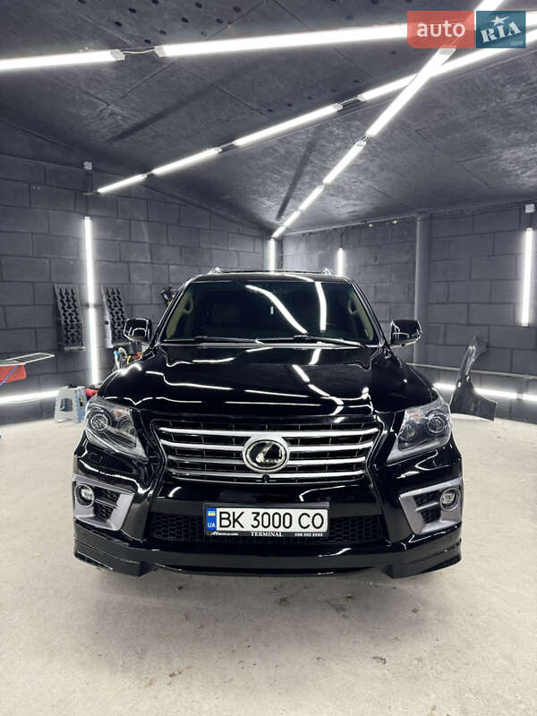 Позашляховик / Кросовер Lexus LX 2008 в Рівному