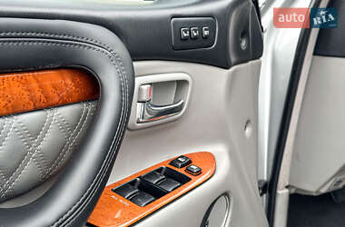 Внедорожник / Кроссовер Lexus LX 2005 в 