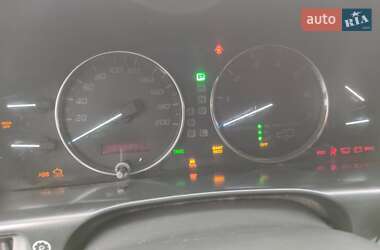 Внедорожник / Кроссовер Lexus LX 2005 в 