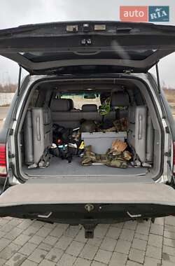 Внедорожник / Кроссовер Lexus LX 2005 в 