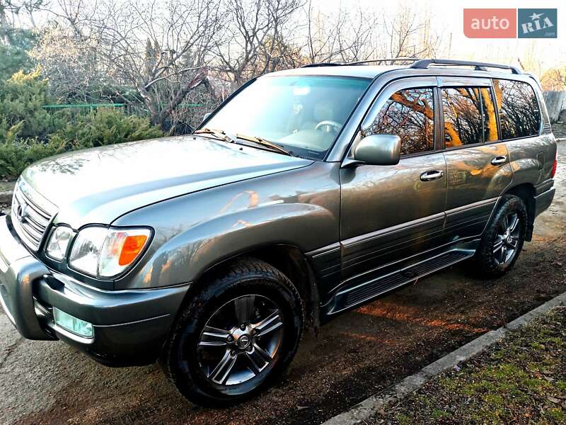 Внедорожник / Кроссовер Lexus LX 1999 в Кривом Роге