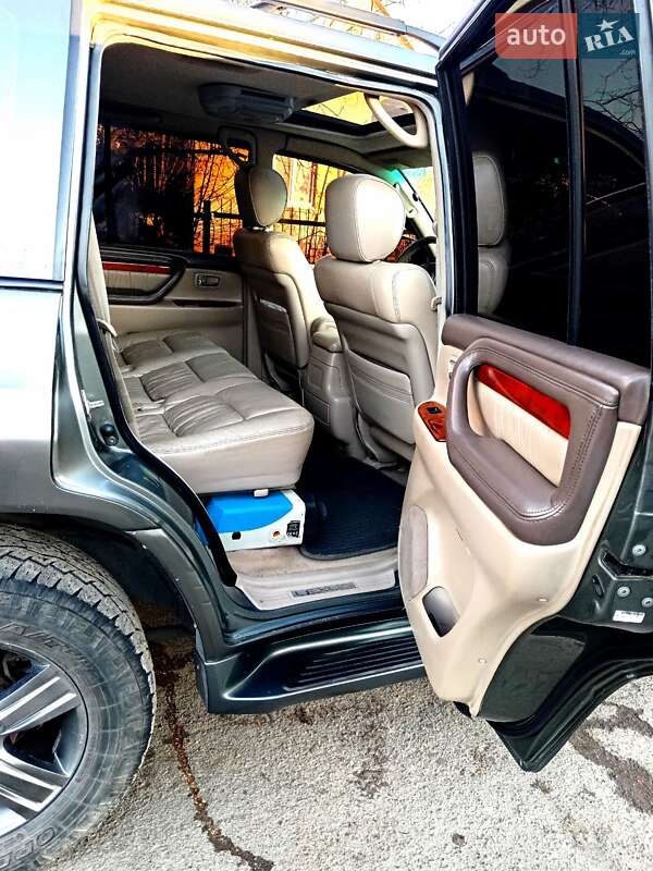 Внедорожник / Кроссовер Lexus LX 1999 в Кривом Роге