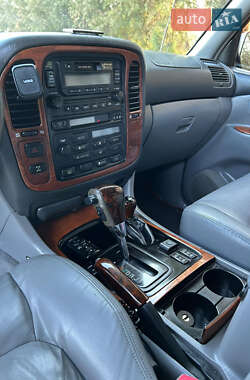 Внедорожник / Кроссовер Lexus LX 1999 в 