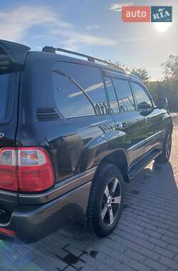 Внедорожник / Кроссовер Lexus LX 2000 в 