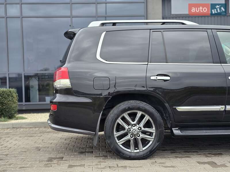 Позашляховик / Кросовер Lexus LX 2010 в Рівному