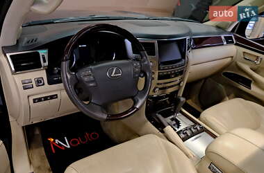 Внедорожник / Кроссовер Lexus LX 2013 в 