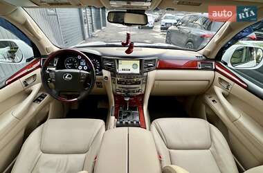 Внедорожник / Кроссовер Lexus LX 2010 в 