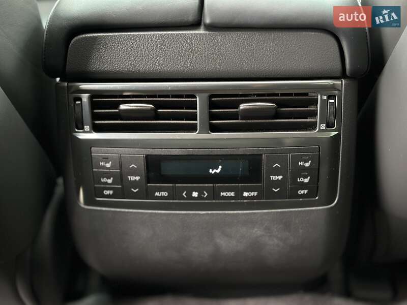 Позашляховик / Кросовер Lexus LX 2008 в Чернівцях