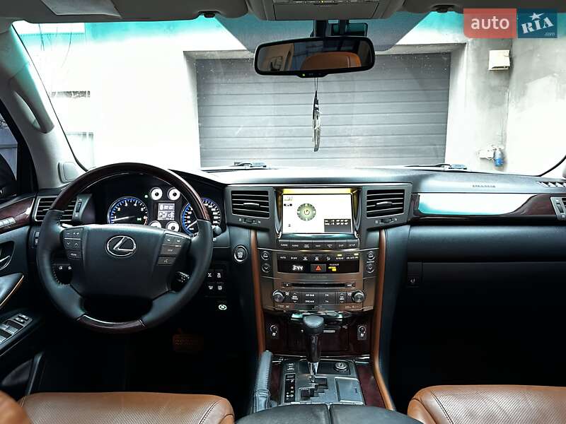 Внедорожник / Кроссовер Lexus LX 2011 в Тернополе