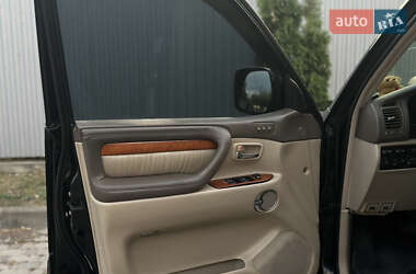 Позашляховик / Кросовер Lexus LX 2003 в 
