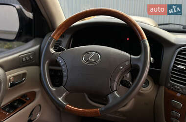 Позашляховик / Кросовер Lexus LX 2003 в 