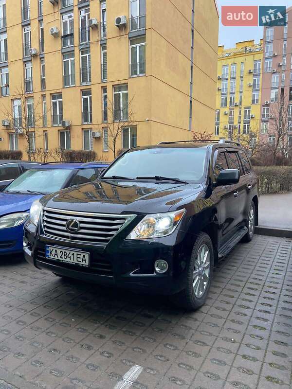 Внедорожник / Кроссовер Lexus LX 2008 в 