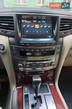 Внедорожник / Кроссовер Lexus LX 2008 в 