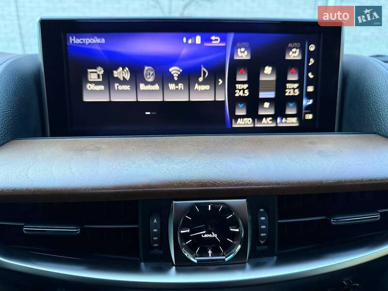 Позашляховик / Кросовер Lexus LX 2016 в Рівному