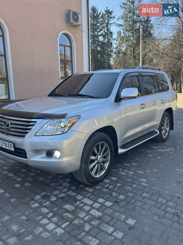 Lexus LX 2010