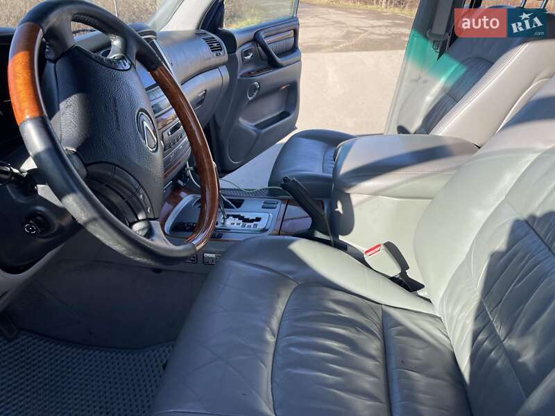 Внедорожник / Кроссовер Lexus LX 2006 в Самборе
