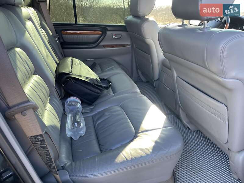 Внедорожник / Кроссовер Lexus LX 2006 в Самборе
