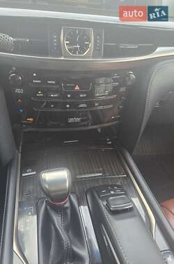 Внедорожник / Кроссовер Lexus LX 2019 в 