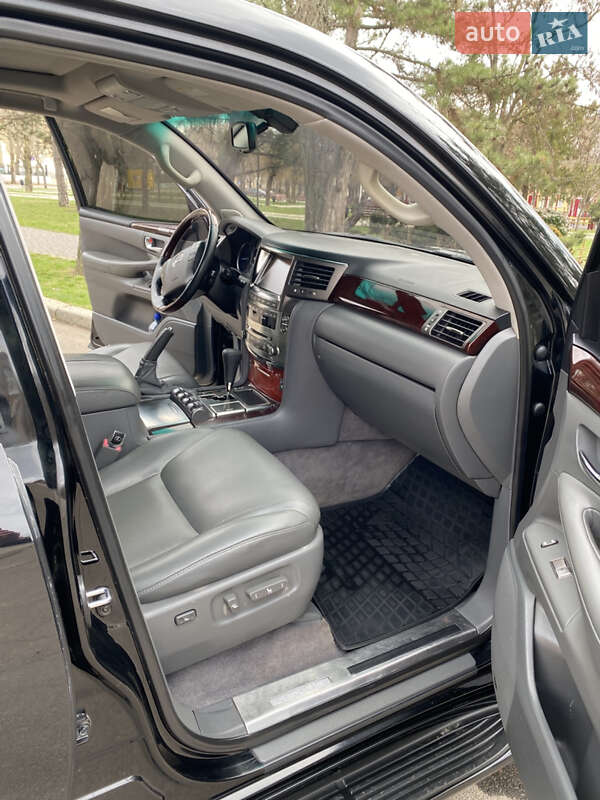 Позашляховик / Кросовер Lexus LX 2009 в Миколаєві