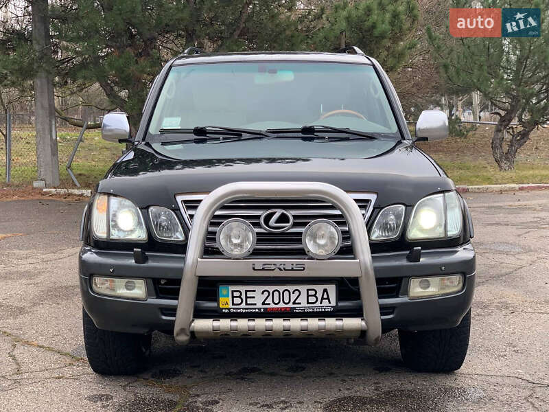 Lexus LX 2003
