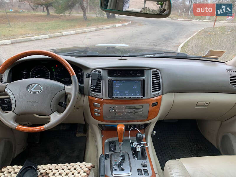 Внедорожник / Кроссовер Lexus LX 2003 в Николаеве