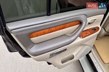 Внедорожник / Кроссовер Lexus LX 2003 в 