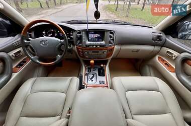 Внедорожник / Кроссовер Lexus LX 2003 в 