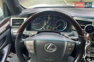 Внедорожник / Кроссовер Lexus LX 2013 в 