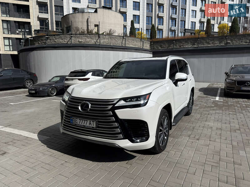 Lexus LX 2023