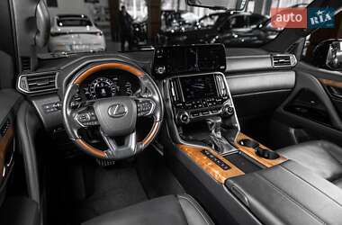 Внедорожник / Кроссовер Lexus LX 2022 в 