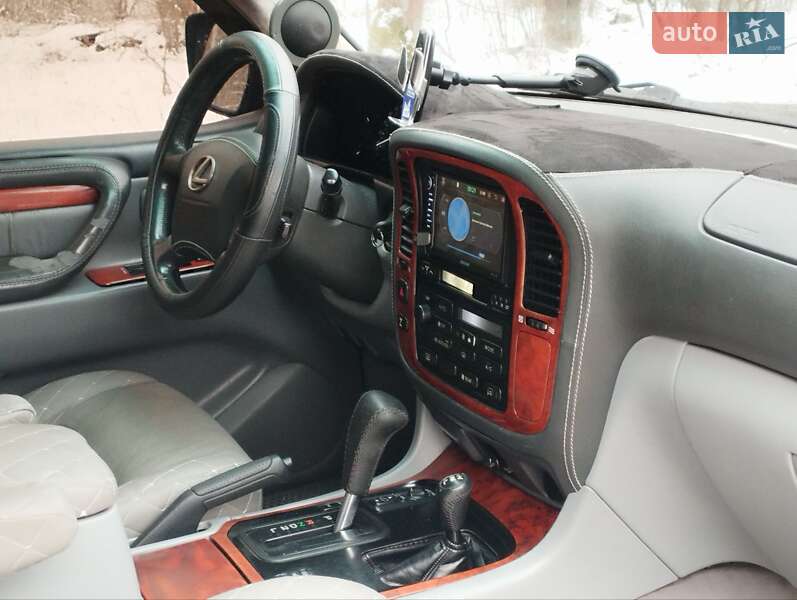 Позашляховик / Кросовер Lexus LX 2000 в Києві