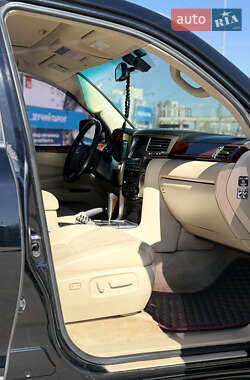 Внедорожник / Кроссовер Lexus LX 2008 в 