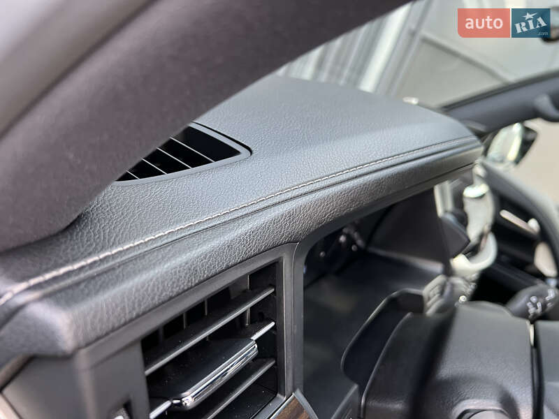 Внедорожник / Кроссовер Lexus LX 2017 в Киеве фото 40 Внедорожник / Кроссовер Lexus LX 2017 в Киеве