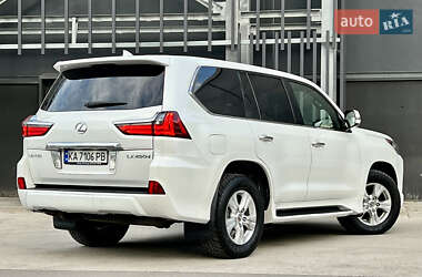 Внедорожник / Кроссовер Lexus LX 2017 в 