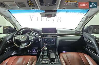 Внедорожник / Кроссовер Lexus LX 2017 в 