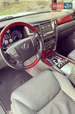 Внедорожник / Кроссовер Lexus LX 2008 в 