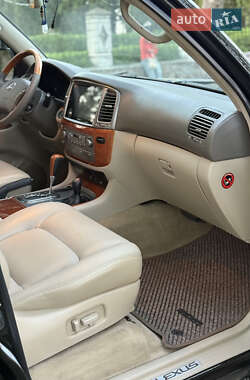 Внедорожник / Кроссовер Lexus LX 2004 в 