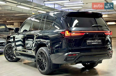 Позашляховик / Кросовер Lexus LX 2022 в 