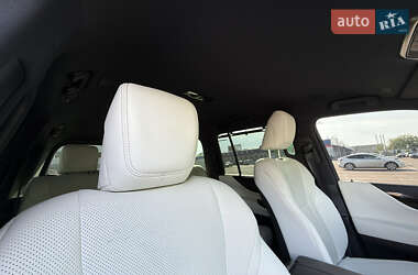 Внедорожник / Кроссовер Lexus LX 2022 в 