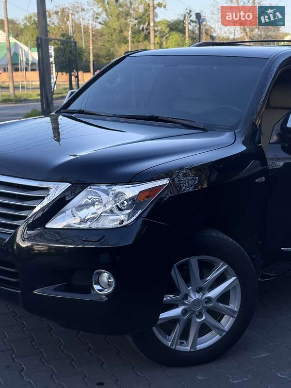 Позашляховик / Кросовер Lexus LX 2008 в Чернівцях