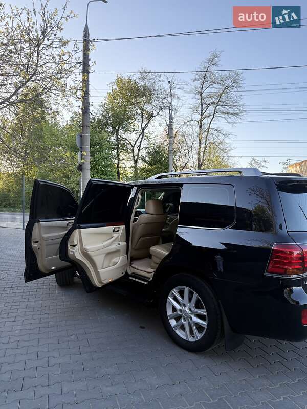 Позашляховик / Кросовер Lexus LX 2008 в Чернівцях